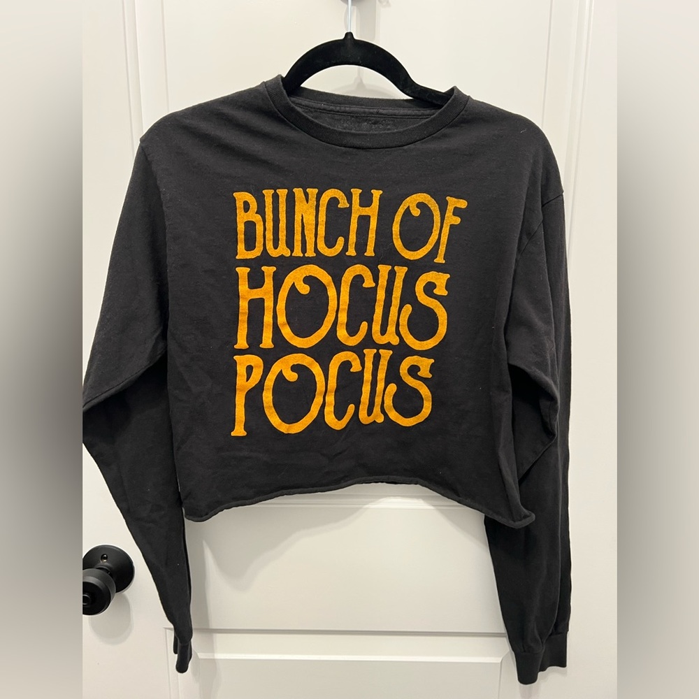Hocus Pocus Long Sleeved Crop Top Womens Adult Size Medium Halloween Black
